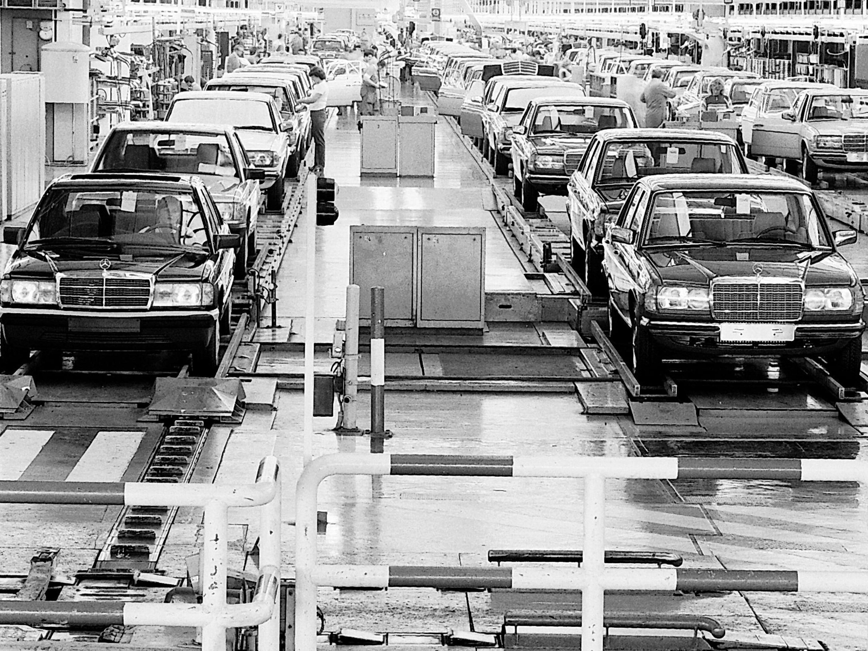 The new W 201 model series rolls off the production line