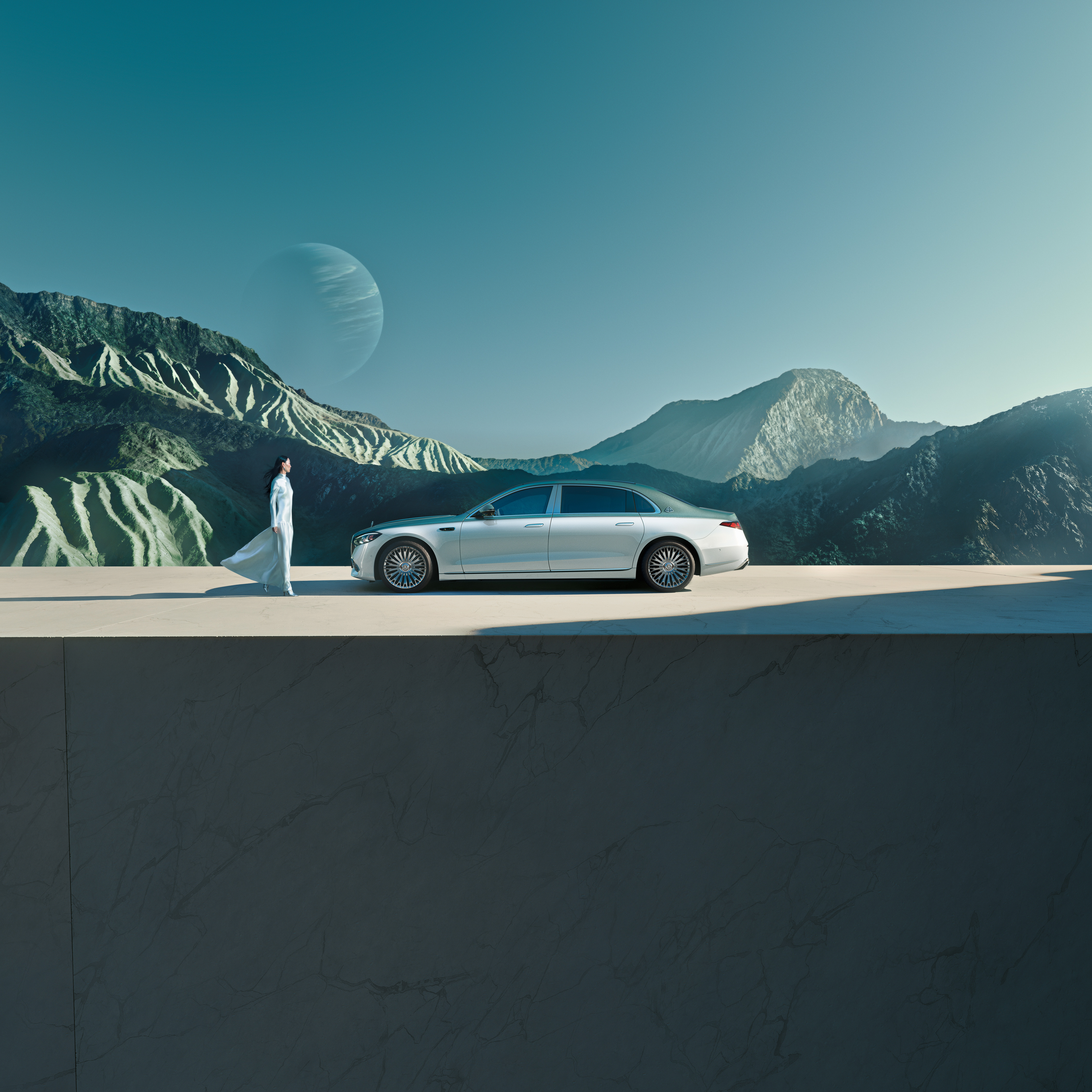 品牌 | Mercedes-Maybach 多角度展現 Mercedes-Maybach 經典雙色車身。