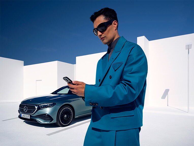 The Telediagnosis as one of various Digital Extras from Mercedes-Benz.