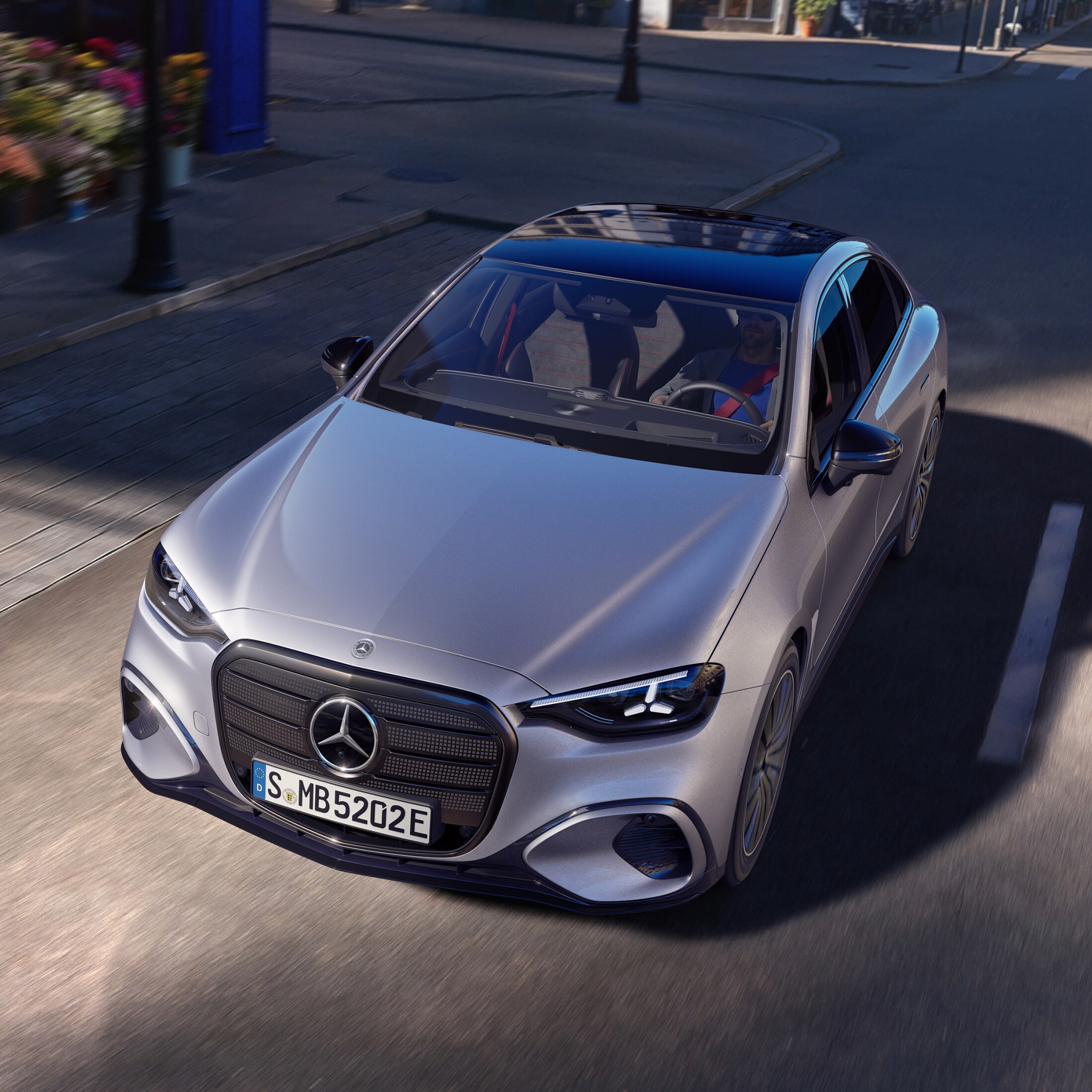 全新電動 C-Class