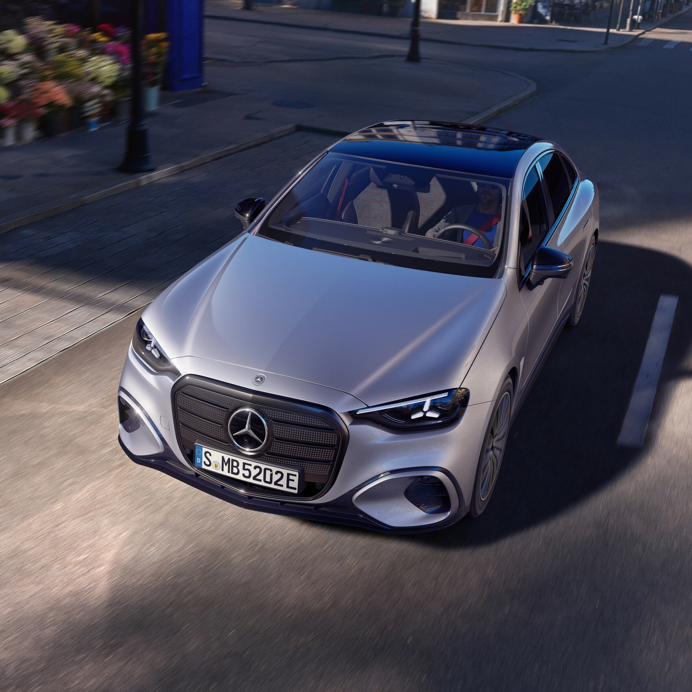 全新電動 C-Class