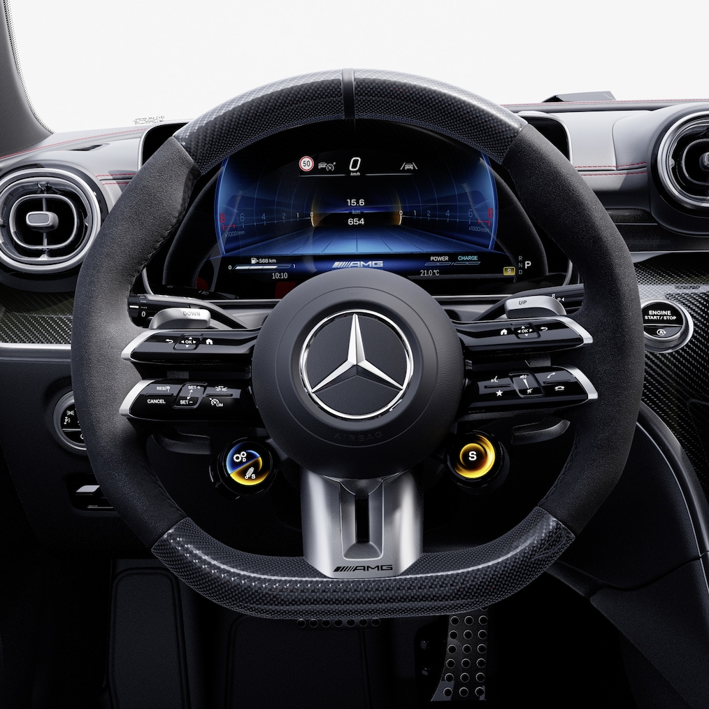 Dynamic view of the Mercedes-AMG CLE 53 4MATIC+ Coupé (driving shot).