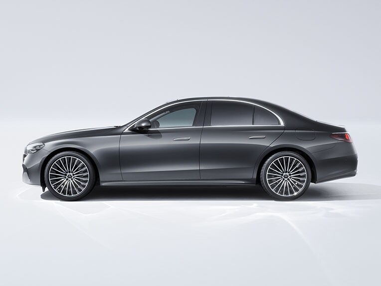 Active Emergency Stop Assist in the new E-Class Saloon from Mercedes-Benz.