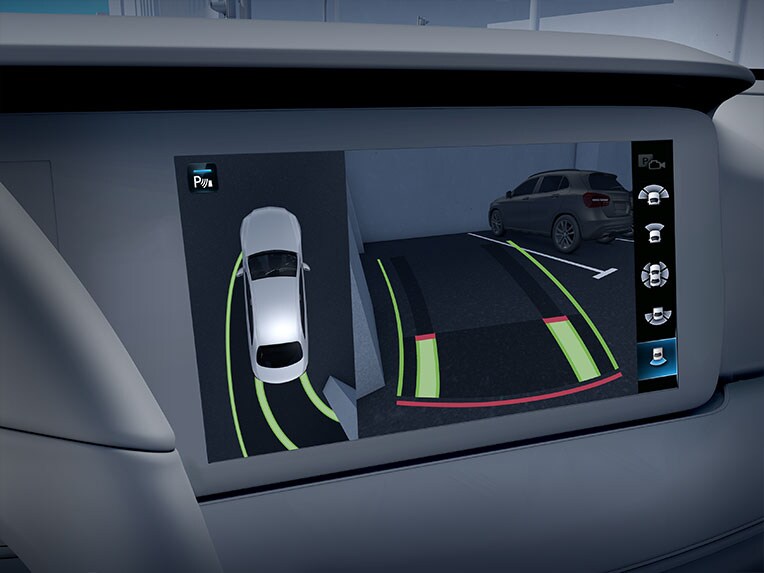 The Parking package with 360° camera in the new EQA from Mercedes-Benz.