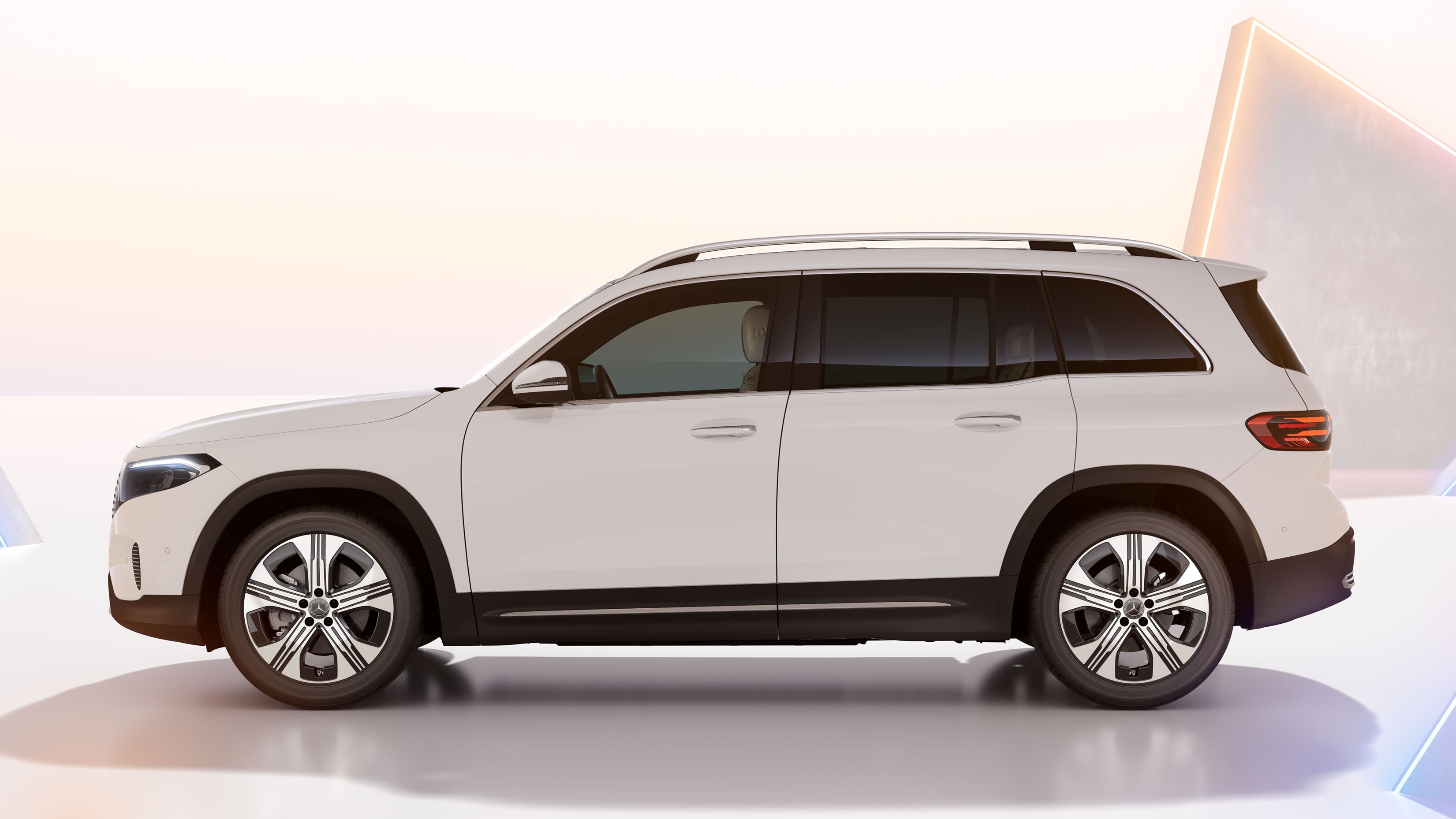 EQB | Mercedes-Benz
