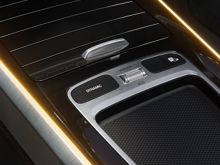 A display in the Mercedes-Benz GLB with the DYNAMIC SELECT selection.