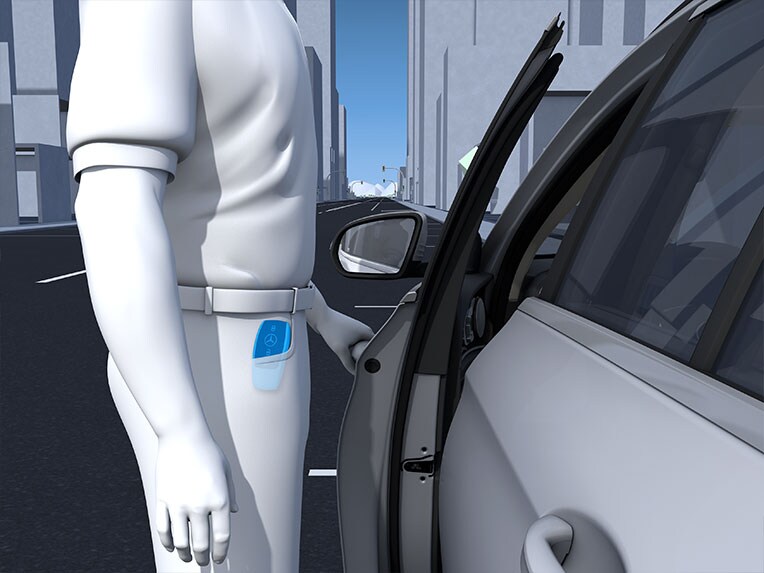 An illustration of the KEYLESS GO function of the GLB from Mercedes-Benz.