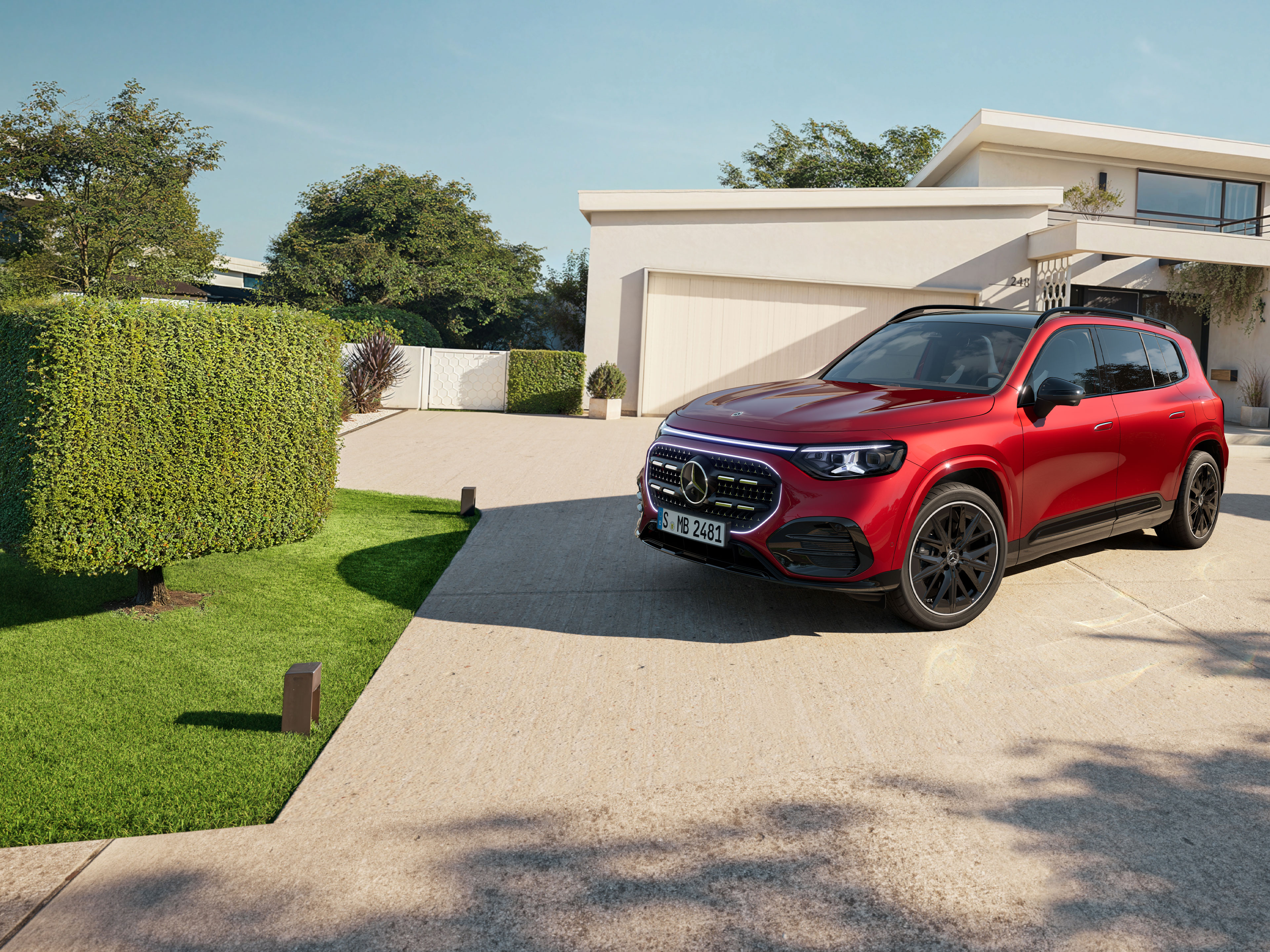 Exterior | The all-new intelligent hybrid GLB | Mercedes-Benz The exterior of the new GLB from Mercedes-Benz.