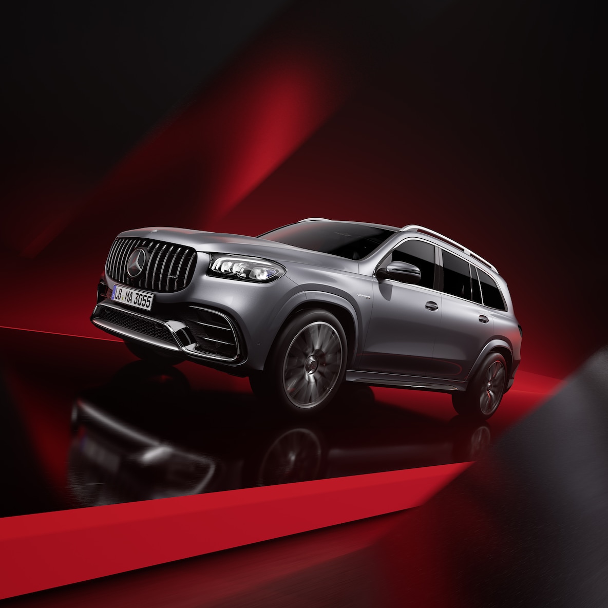 Frontal side view of the Mercedes-AMG GLS 63 4MATIC+, preferably in a magno paint finish