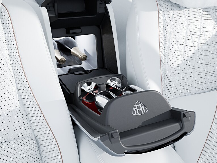 Mercedes-Maybach GLS的後座冰箱
