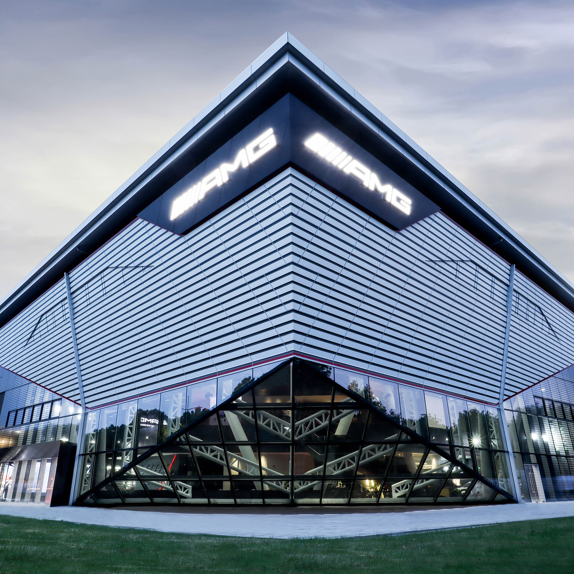 AMG體驗中心 | 全球AMG中心 | Mercedes-AMG AMG體驗中心。