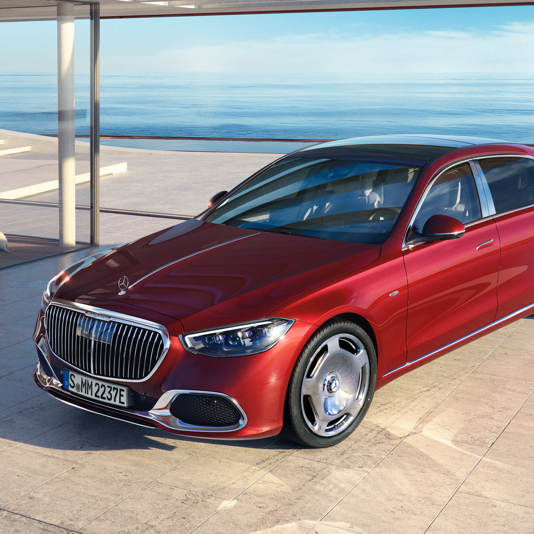The Mercedes-Maybach S 580 e plug-in hybrid in a side view.