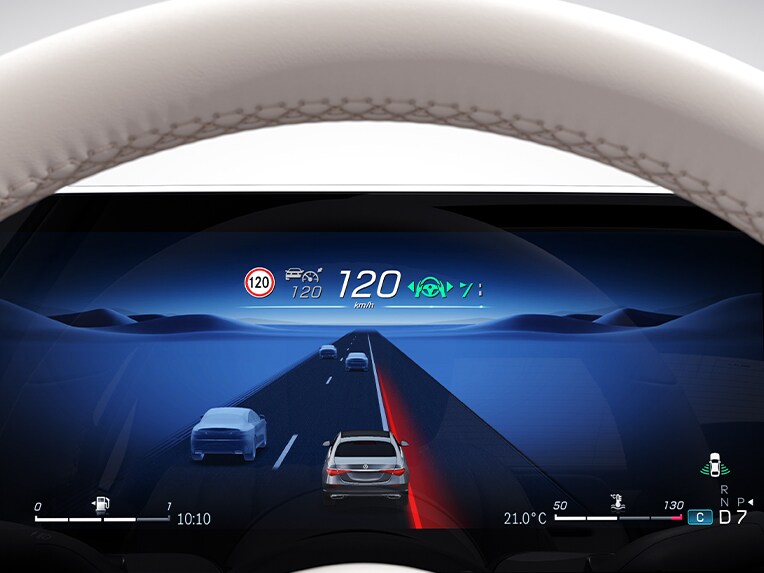 Mercedes-Benz S系列房車中的主動式車道保持輔助系統的螢幕圖像。