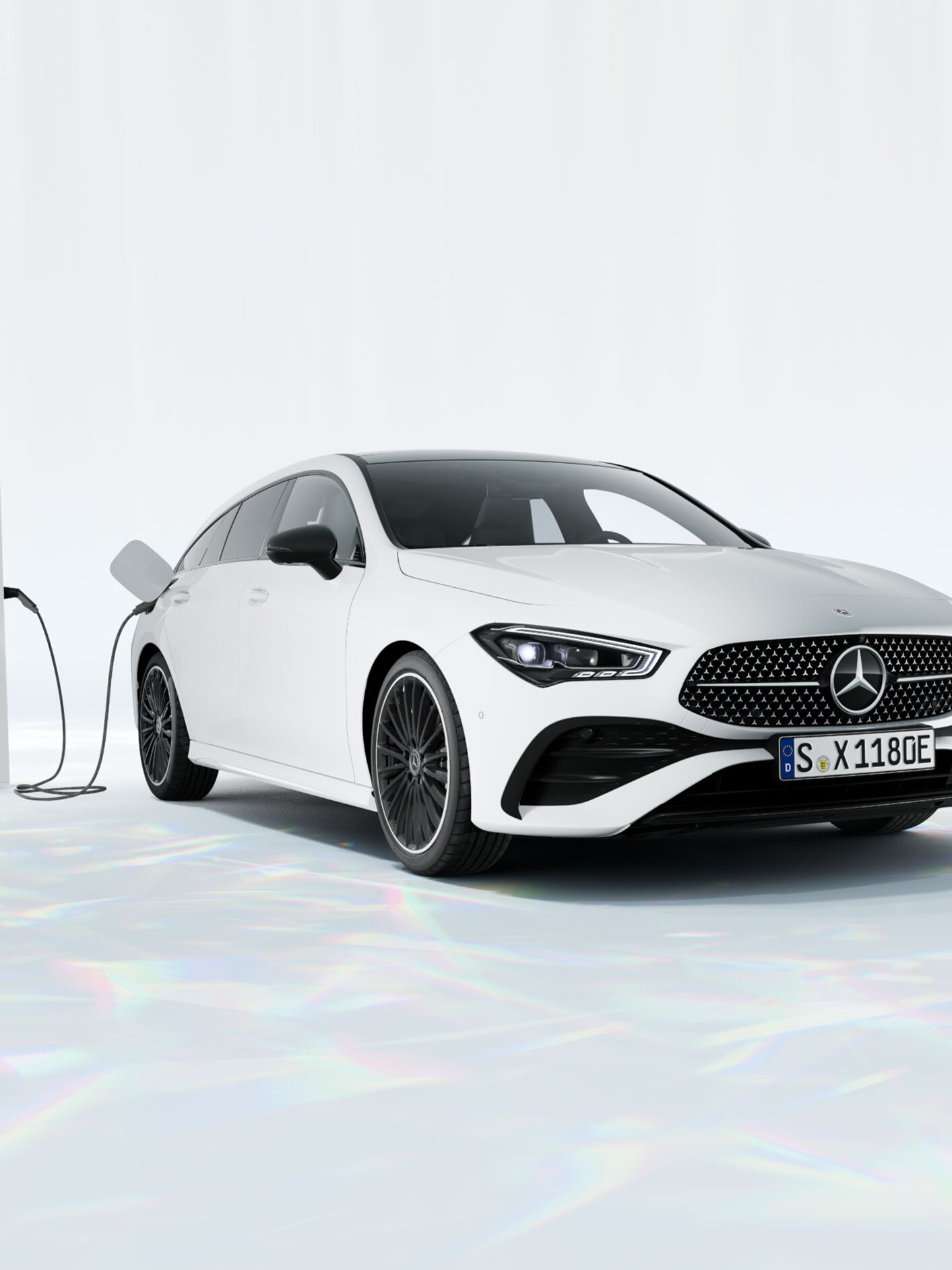 Side view of the Mercedes-Benz CLA Shooting Brake. Electromobility by Mercedes-Benz.