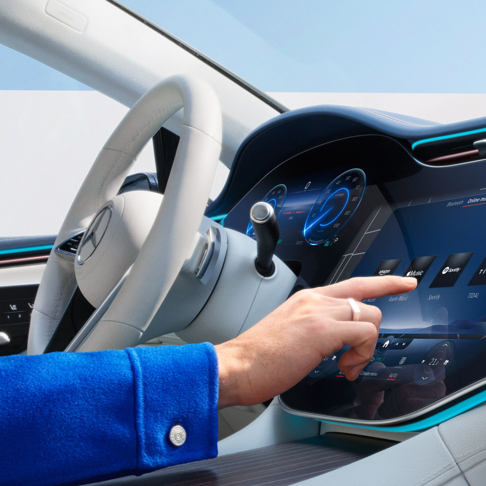 在一輛Mercedes-Benz座駕的MBUX多媒體系統上選擇數碼化產品和服務。