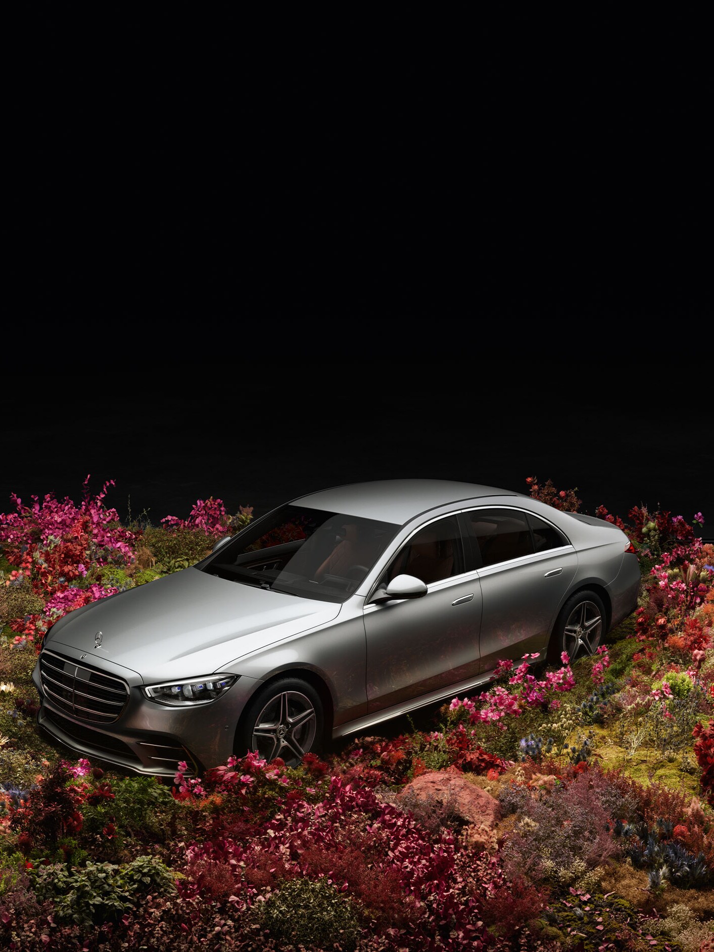 一張展示Mercedes-Benz傳動系統背後技術的圖片。