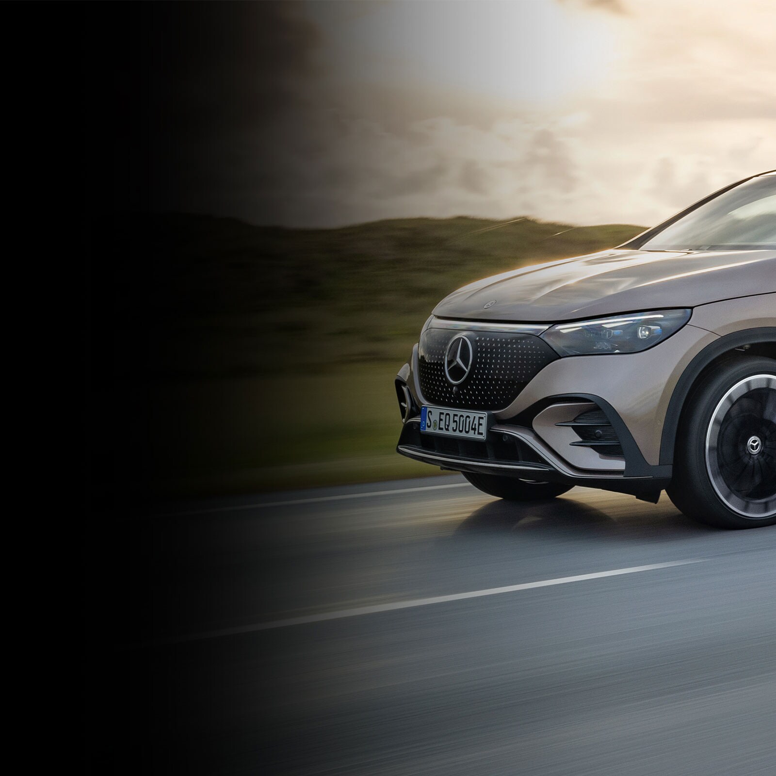 梅賽德斯-奔馳 EQE 350+ 的側視圖。