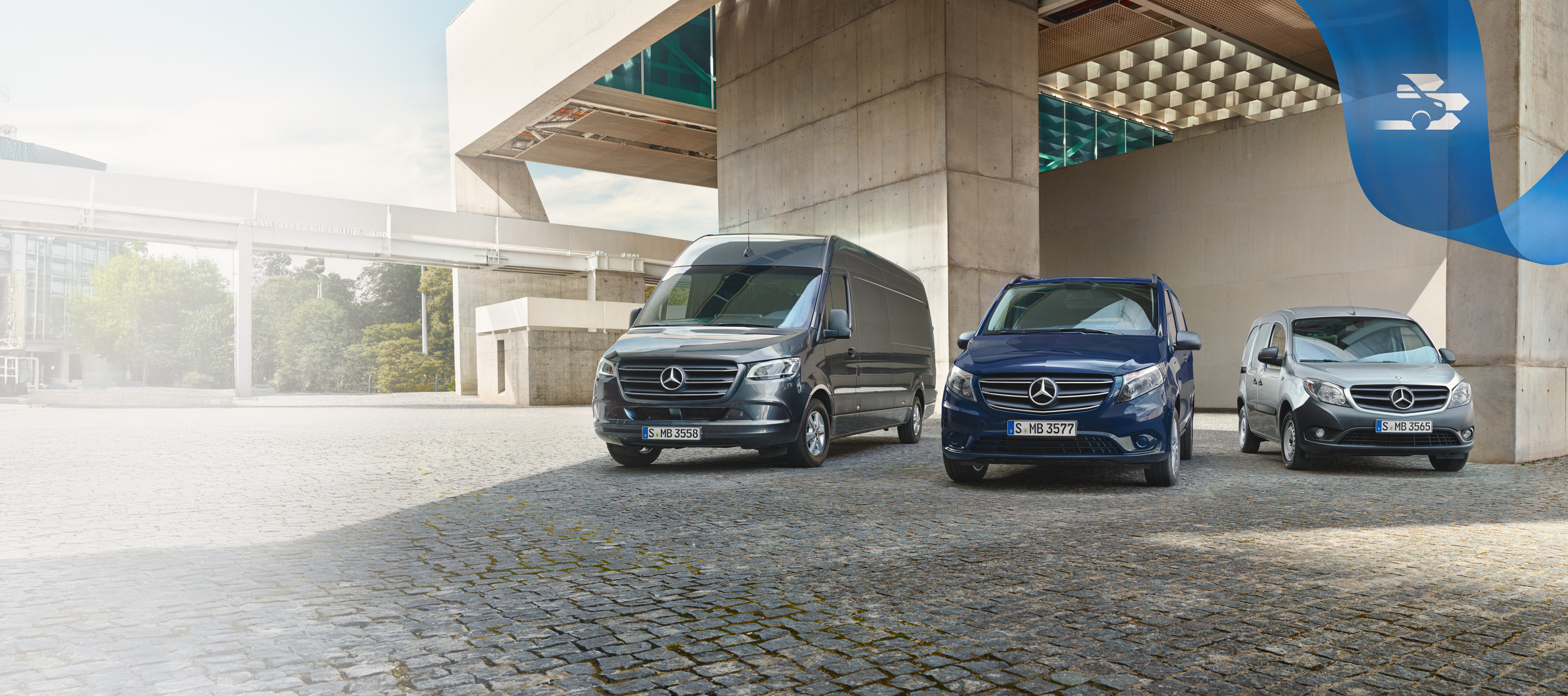 Mercedes-Benz | 小型商用車品質保證 三輛 Mercedes-Benz 小型商用車象徵著新車保用和無憂製造商保用。