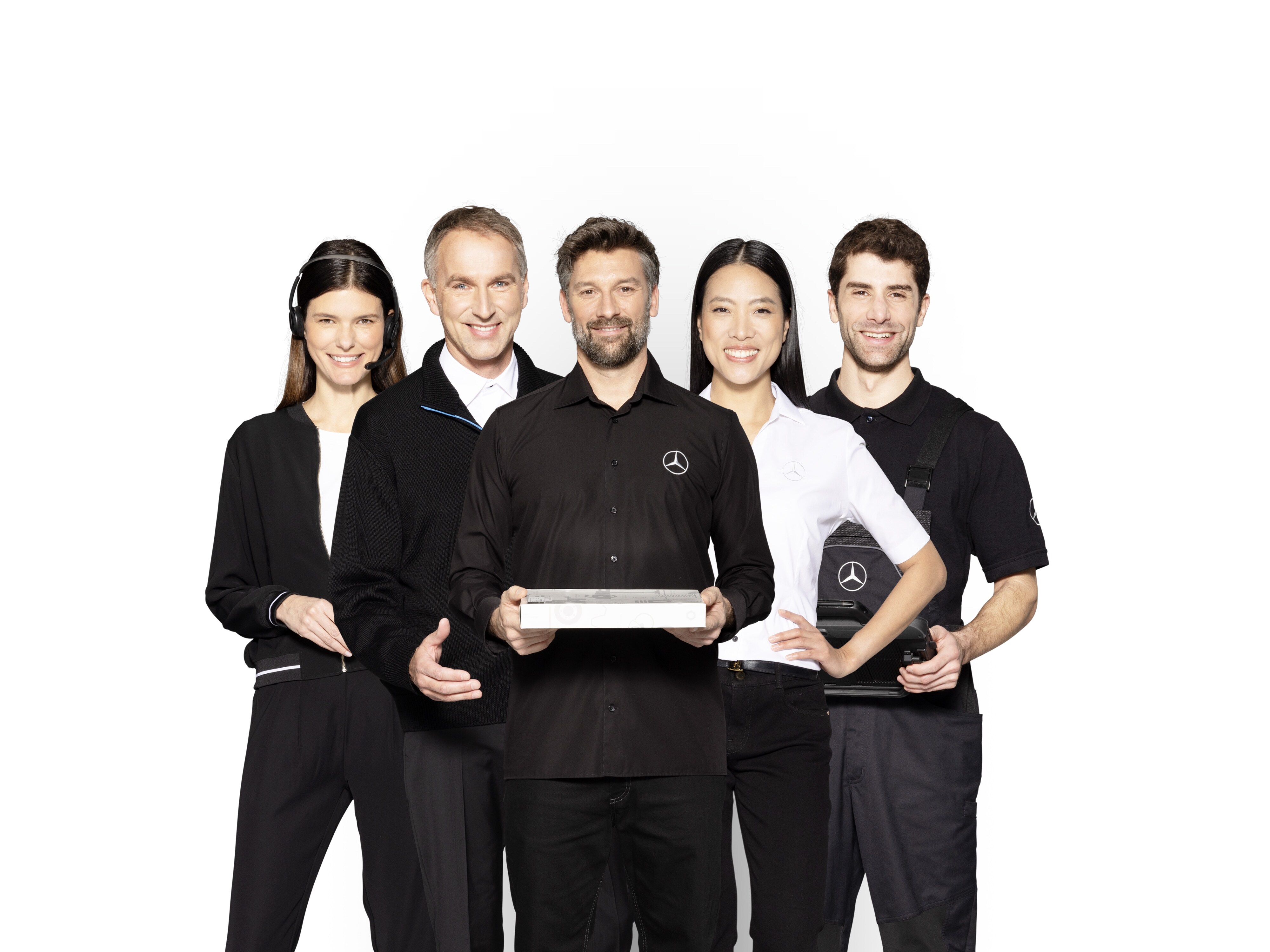Five Mercedes-Benz Testimonials symbolizing Mercedes-Benz Van Services